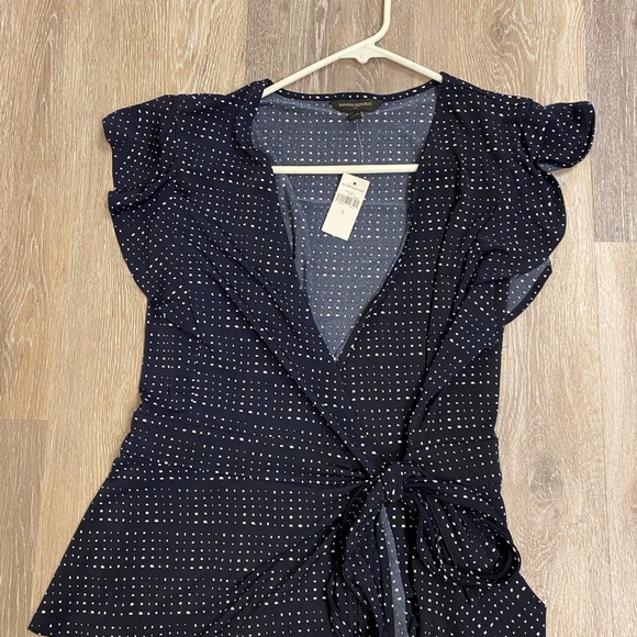 Banana Republic Crossover Tie  V- Neck Blouse - Picture 2 of 4